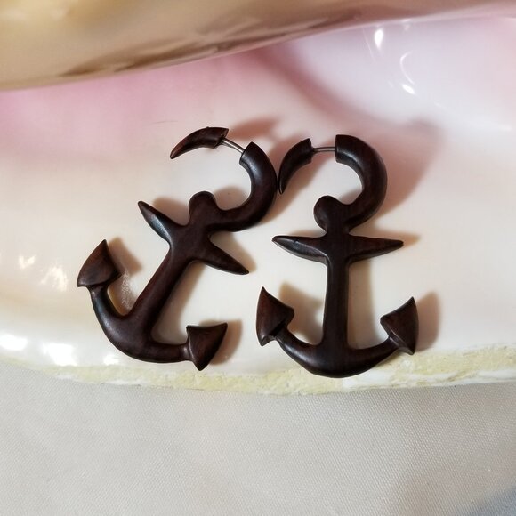20G Pair of anchors carved Narra wood faux gauges plugs NWT - Picture 1 of 2
